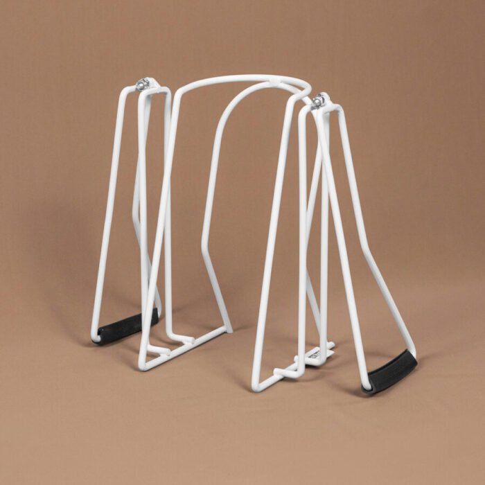 Calzador metálico blanco para medias y calcetines de compresión graduada Medivaric Ref. 600-050 con asas ergonómicas.