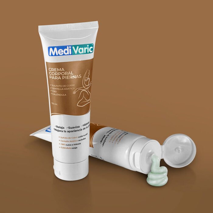 Muestra de textura suave de la crema hidratante y relajante para piernas Medivaric con sulfato de cobre y CBD.